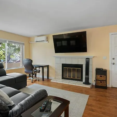2 Bed 2 Bath Pacific Beach Apt 5 Blocks From Ocean